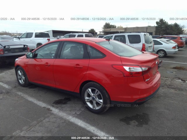 Photo 2 VIN: 1FADP3F28DL158989 - FORD FOCUS 