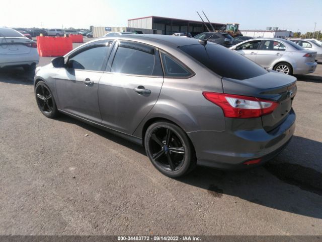 Photo 2 VIN: 1FADP3F28DL267095 - FORD FOCUS 