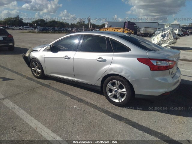 Photo 2 VIN: 1FADP3F28EL153275 - FORD FOCUS 