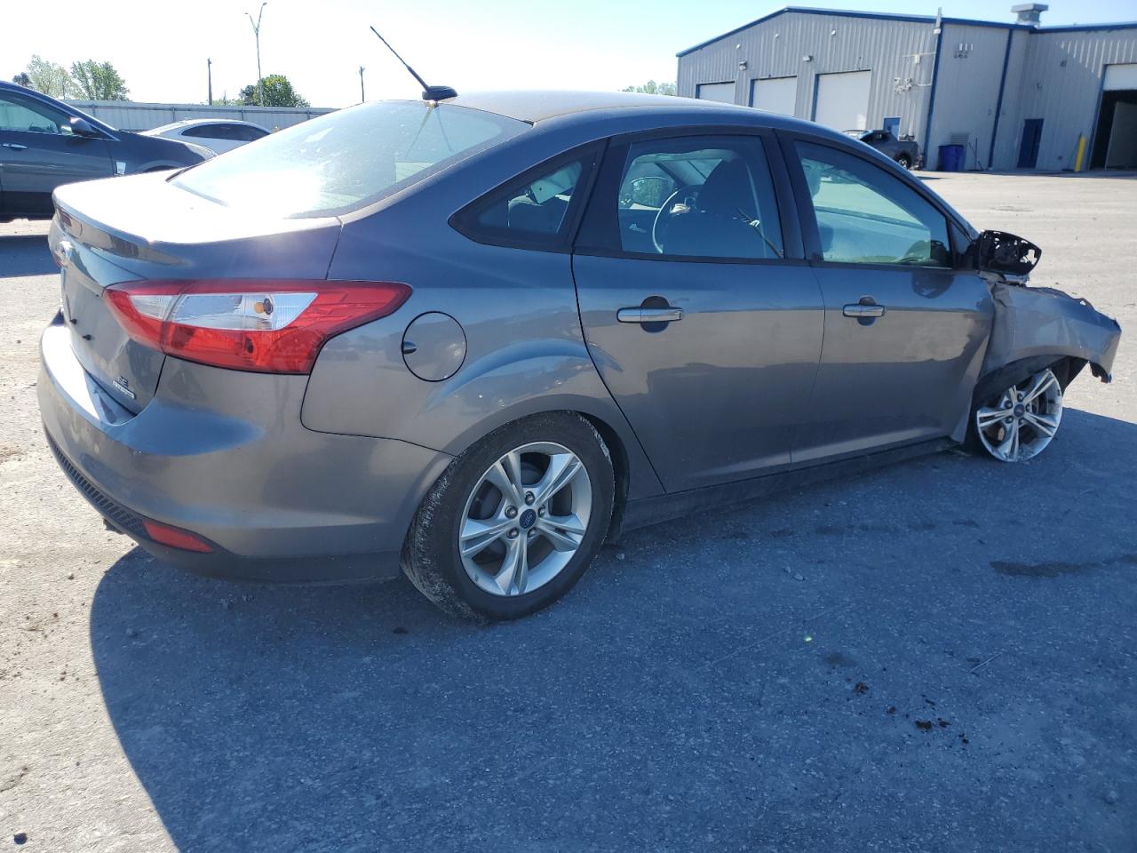 Photo 2 VIN: 1FADP3F28EL272606 - FORD FOCUS 