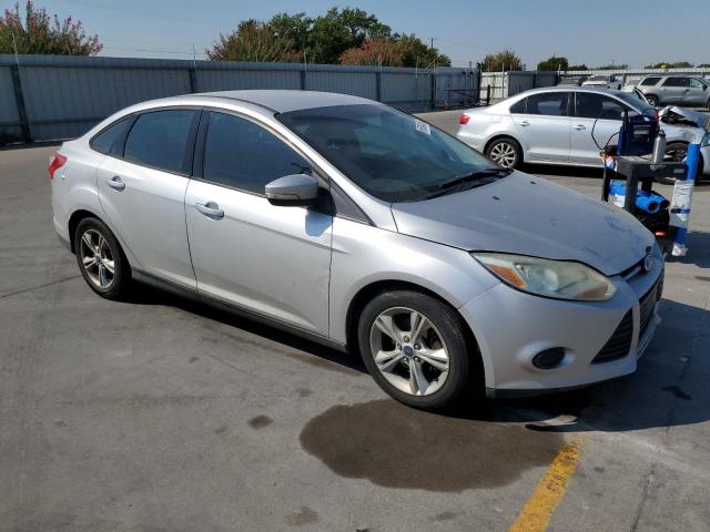 Photo 3 VIN: 1FADP3F28EL372933 - FORD FOCUS SE 