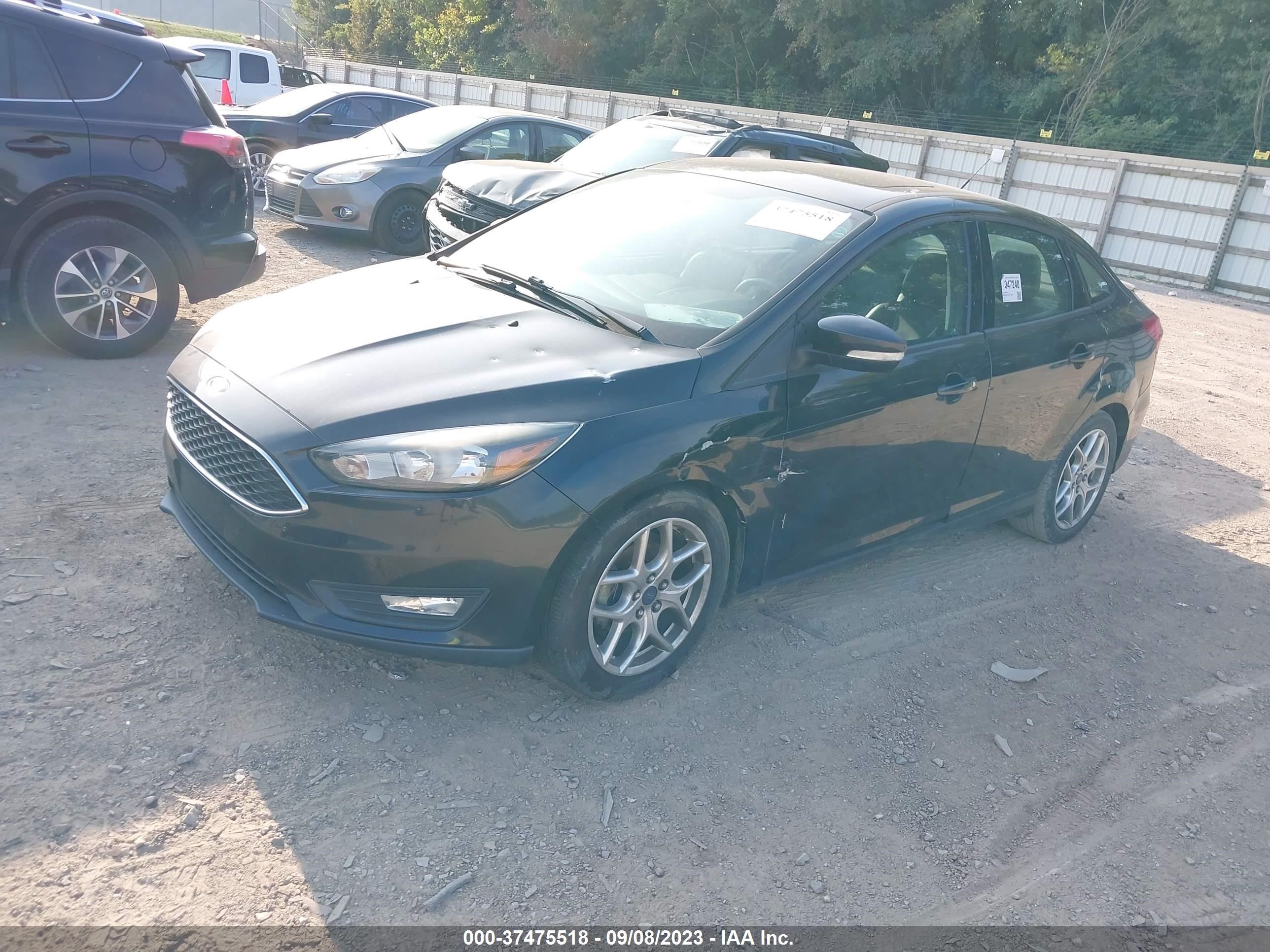 Photo 1 VIN: 1FADP3F28FL227330 - FORD FOCUS 