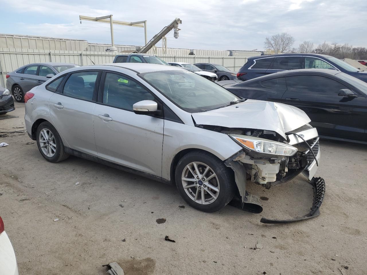 Photo 3 VIN: 1FADP3F28FL256424 - FORD FOCUS 