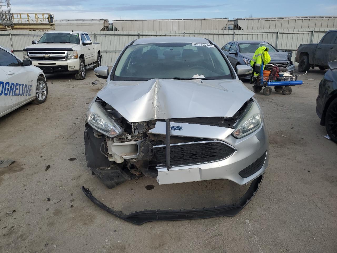 Photo 4 VIN: 1FADP3F28FL256424 - FORD FOCUS 