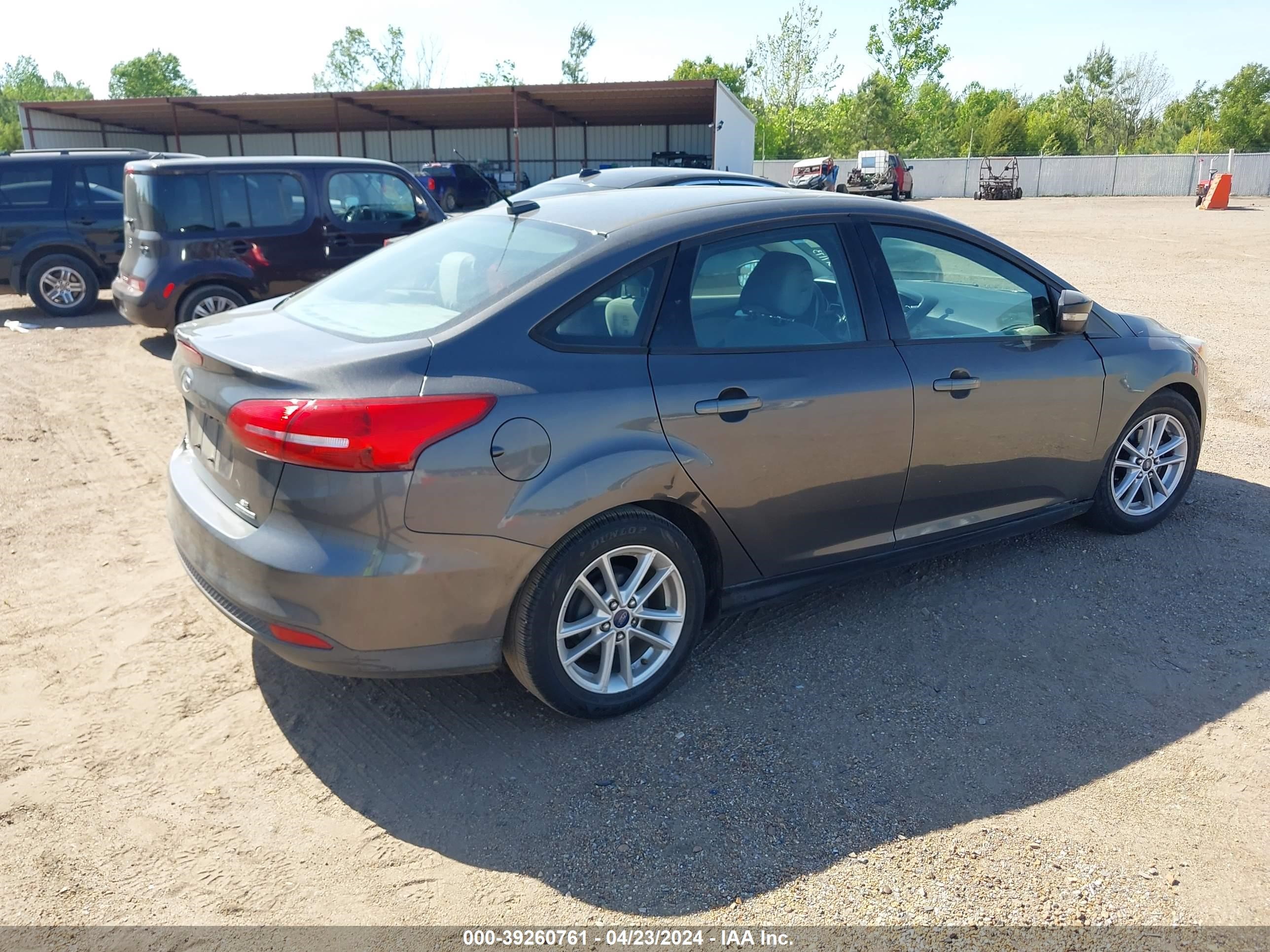 Photo 3 VIN: 1FADP3F28FL317173 - FORD FOCUS 