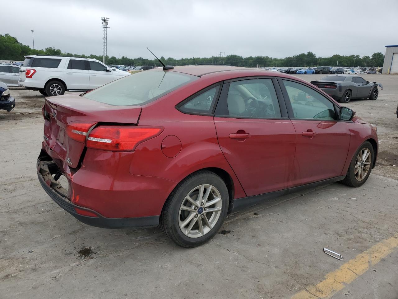 Photo 2 VIN: 1FADP3F28GL204017 - FORD FOCUS 