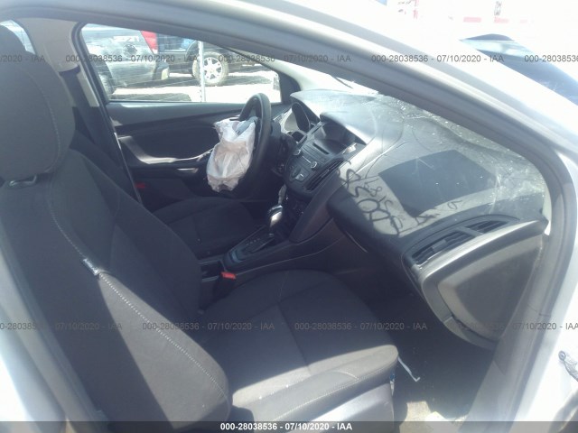 Photo 4 VIN: 1FADP3F28GL231010 - FORD FOCUS 