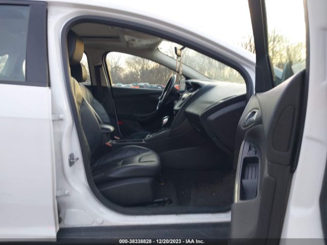 Photo 4 VIN: 1FADP3F28GL275542 - FORD FOCUS 