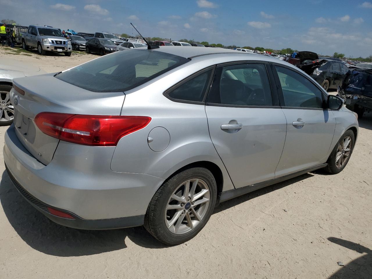 Photo 2 VIN: 1FADP3F28GL286489 - FORD FOCUS 