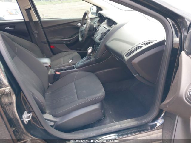 Photo 4 VIN: 1FADP3F28HL253798 - FORD FOCUS 