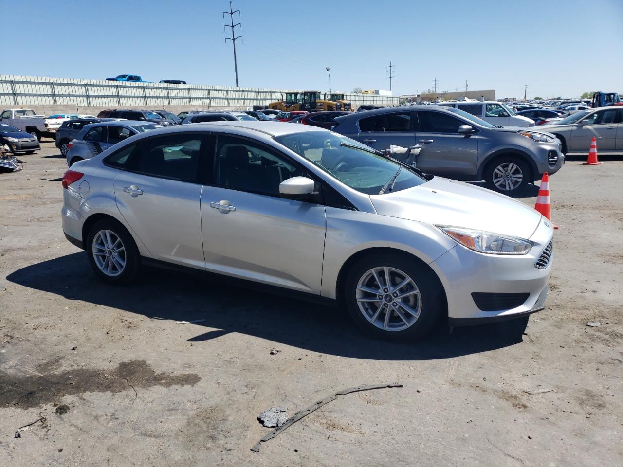 Photo 3 VIN: 1FADP3F28JL288430 - FORD FOCUS 