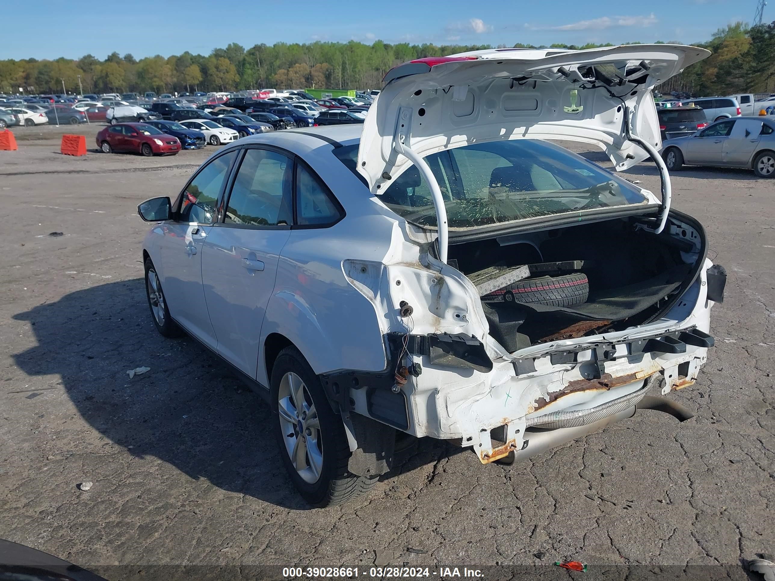 Photo 2 VIN: 1FADP3F29DL186039 - FORD FOCUS 