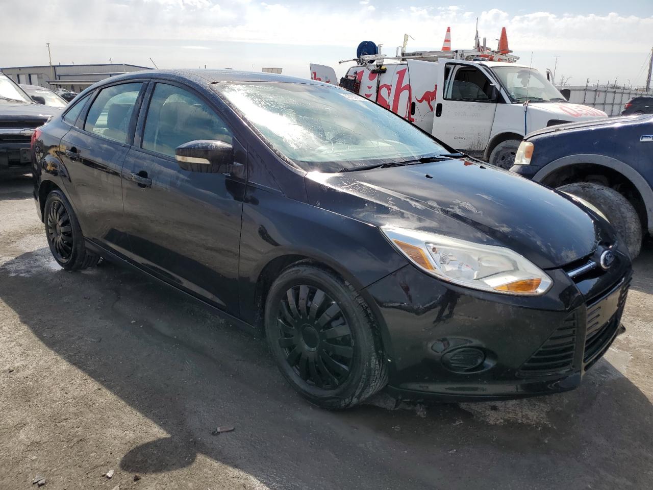 Photo 3 VIN: 1FADP3F29DL188891 - FORD FOCUS 