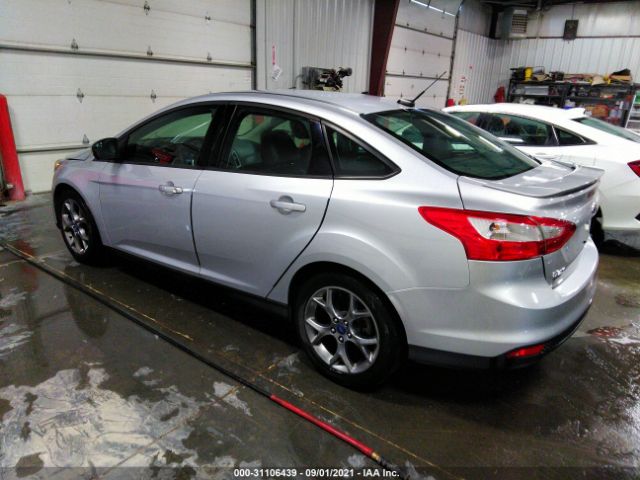 Photo 2 VIN: 1FADP3F29DL210873 - FORD FOCUS 