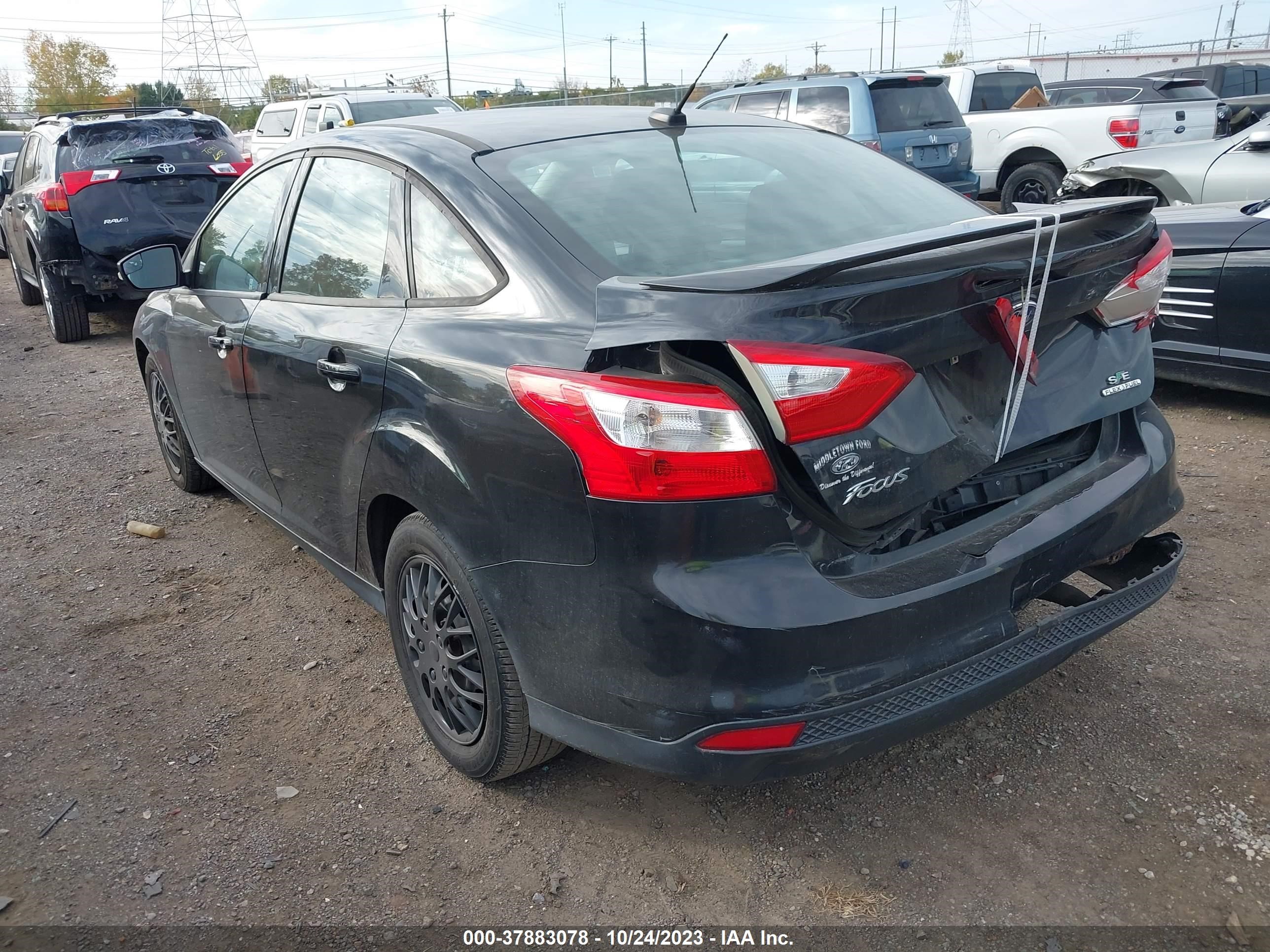 Photo 2 VIN: 1FADP3F29DL240598 - FORD FOCUS 