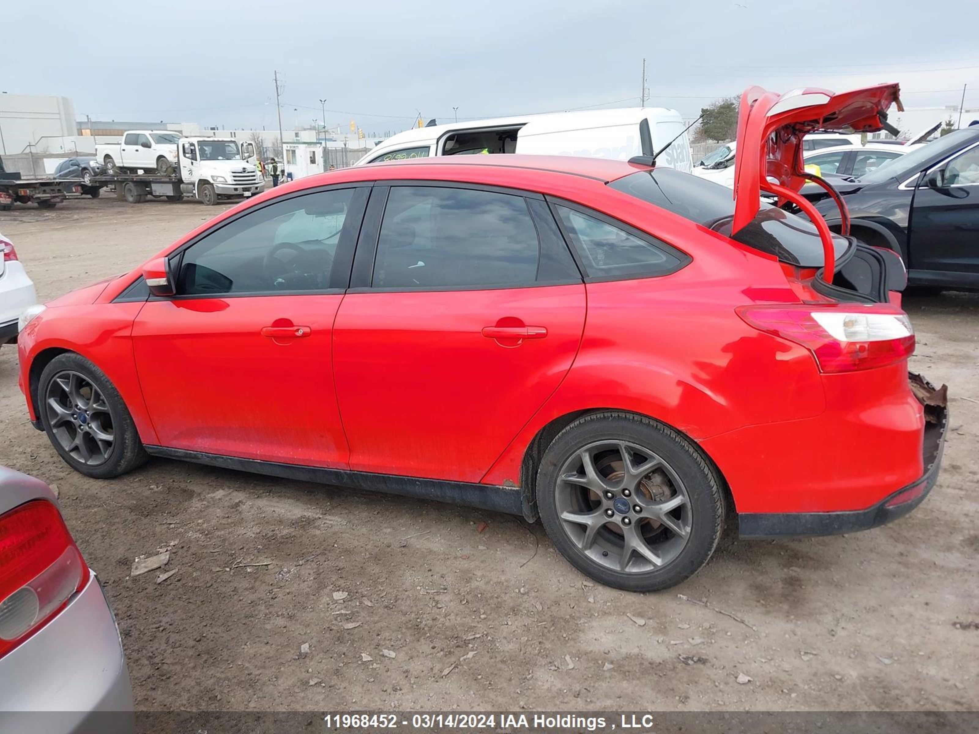 Photo 13 VIN: 1FADP3F29EL220885 - FORD FOCUS 