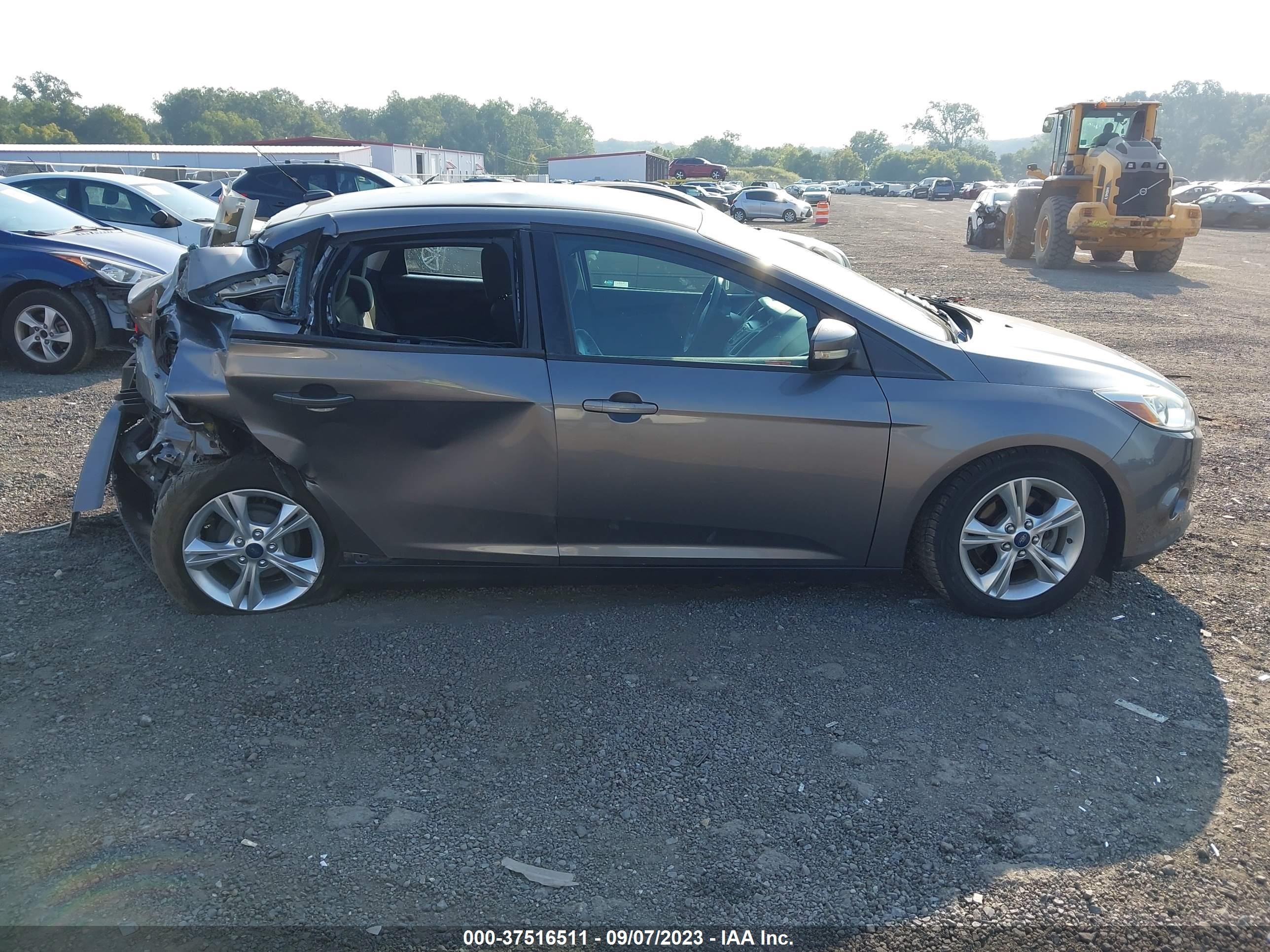 Photo 12 VIN: 1FADP3F29EL267205 - FORD FOCUS 