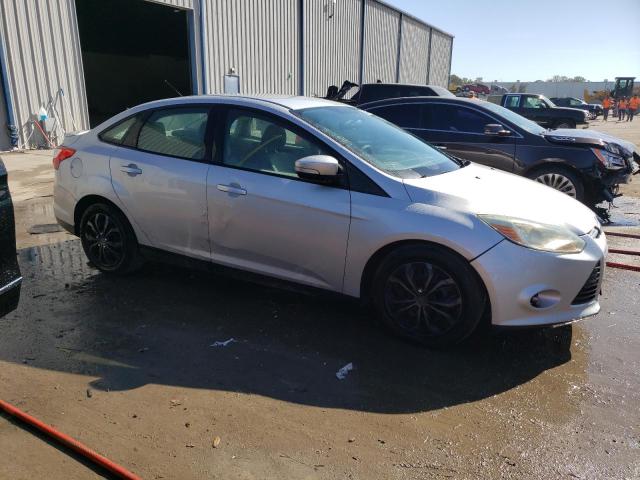 Photo 3 VIN: 1FADP3F29EL351704 - FORD FOCUS SE 