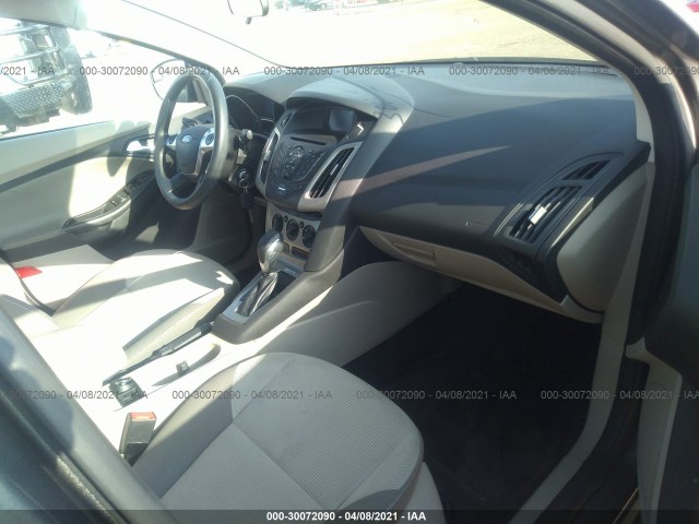 Photo 4 VIN: 1FADP3F29EL393838 - FORD FOCUS 