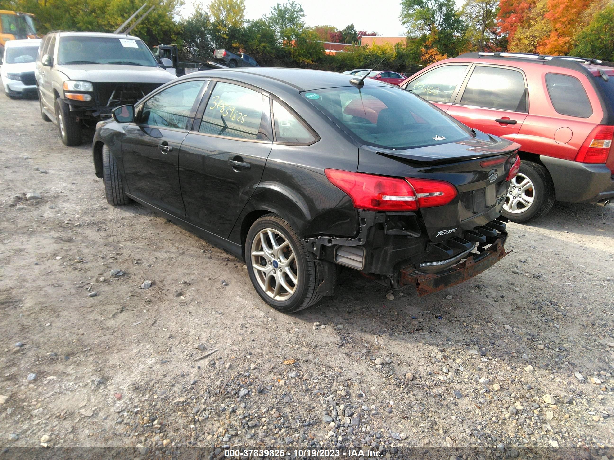 Photo 2 VIN: 1FADP3F29FL217597 - FORD FOCUS 