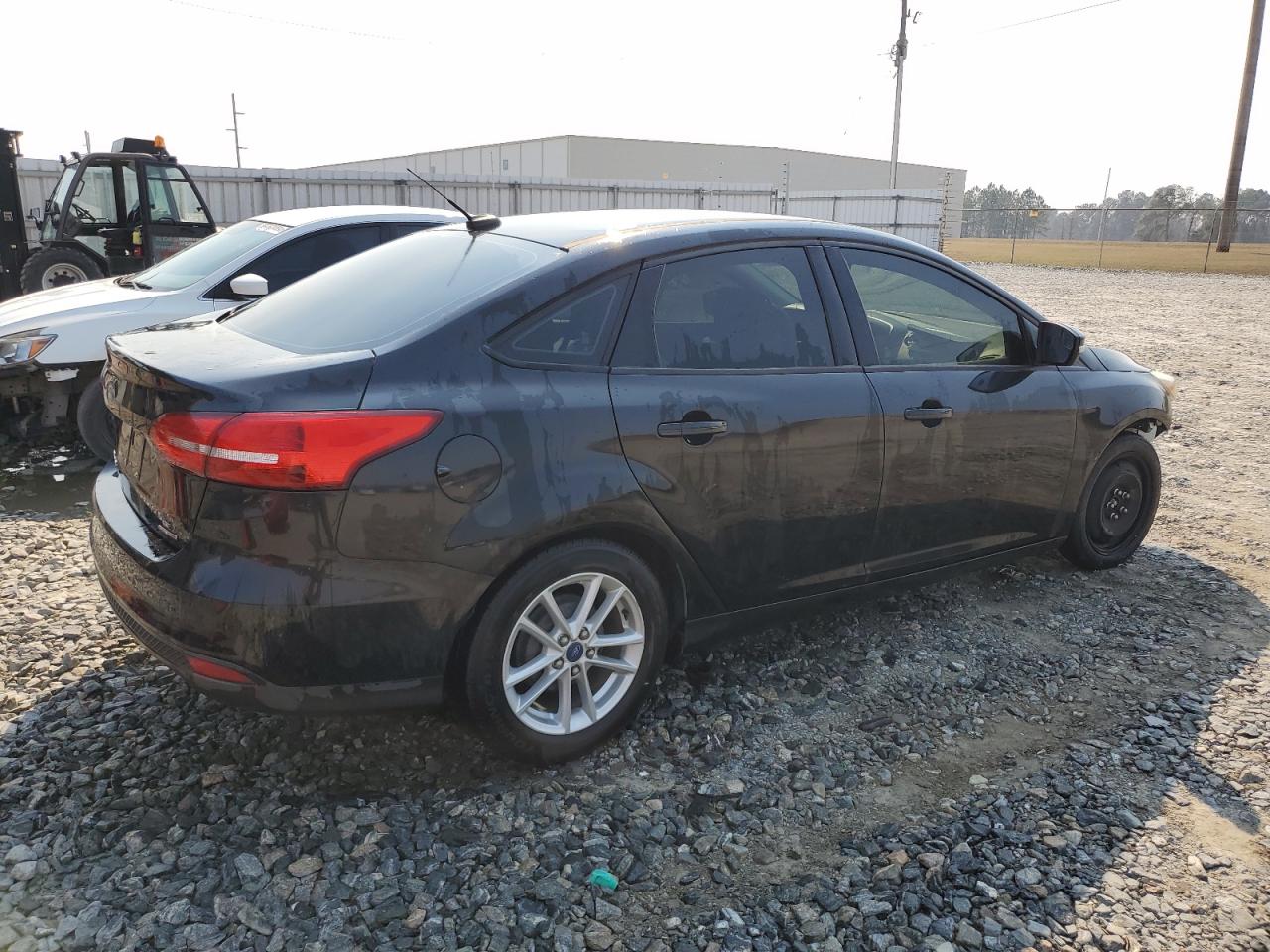 Photo 2 VIN: 1FADP3F29FL268923 - FORD FOCUS 