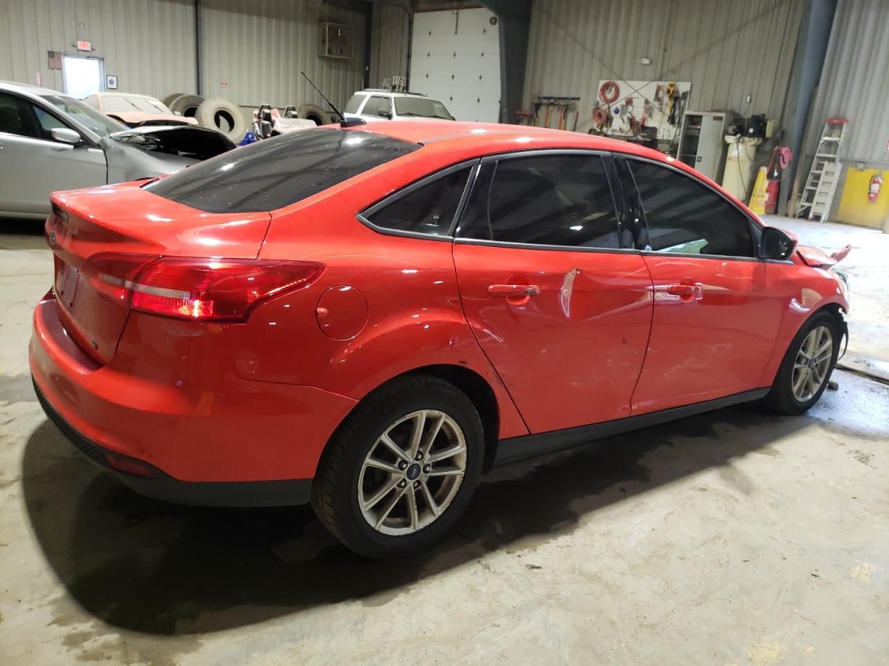 Photo 2 VIN: 1FADP3F29FL272910 - FORD FOCUS 