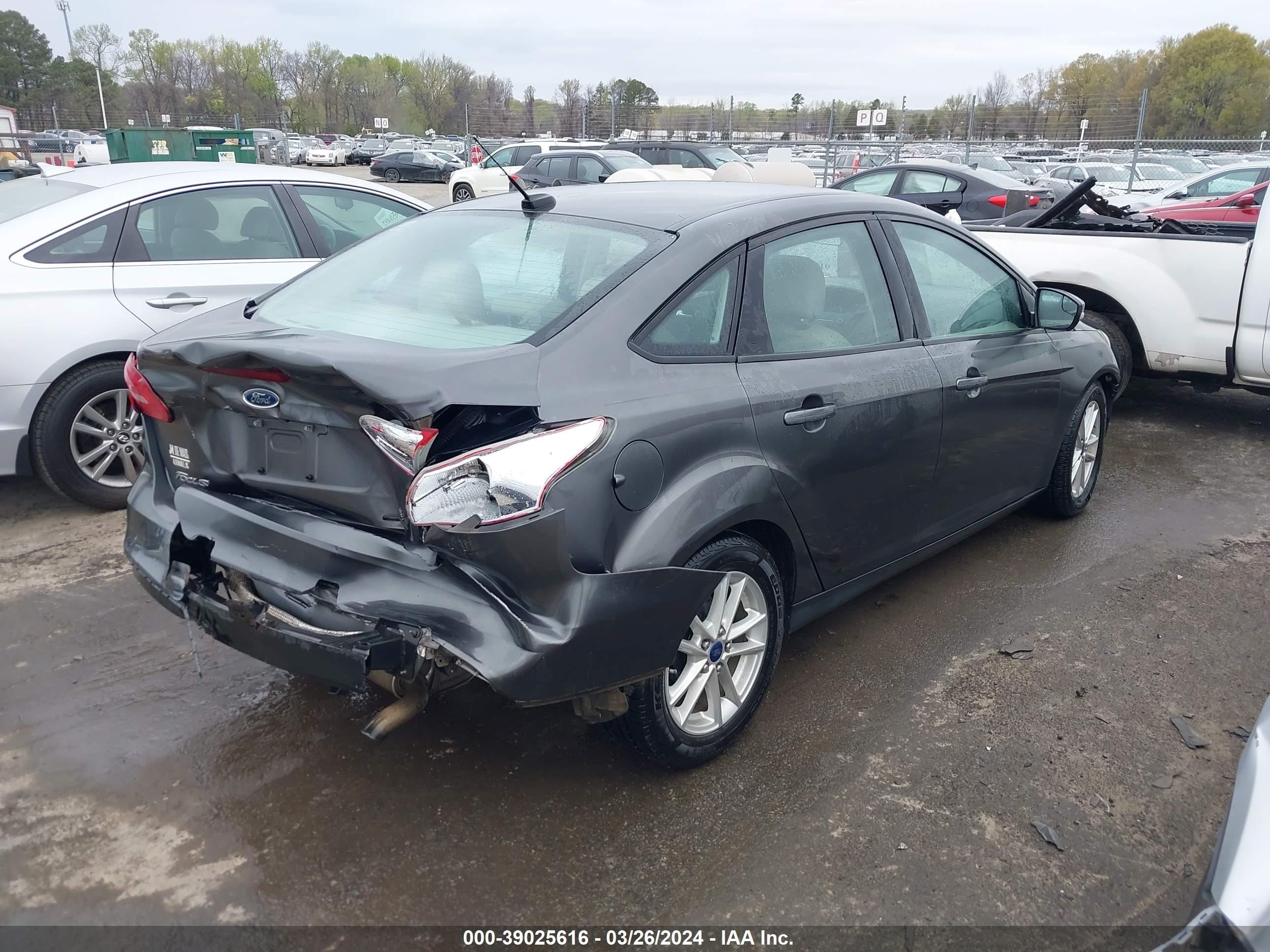 Photo 3 VIN: 1FADP3F29GL249323 - FORD FOCUS 