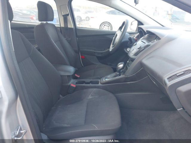 Photo 4 VIN: 1FADP3F29HL231339 - FORD FOCUS 