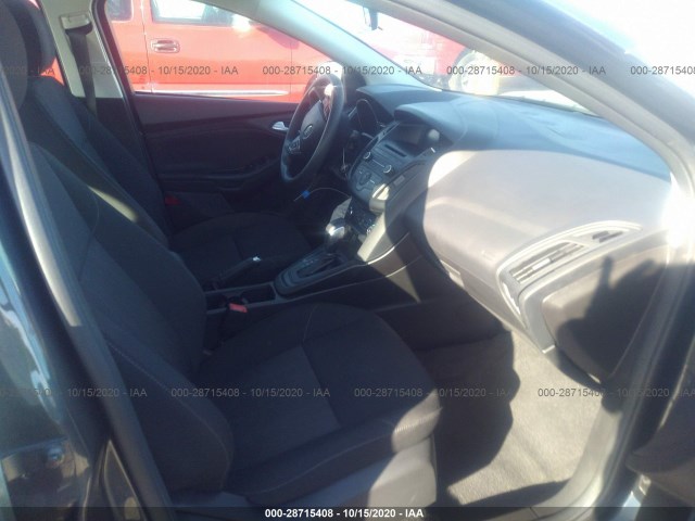 Photo 4 VIN: 1FADP3F29HL304290 - FORD FOCUS 