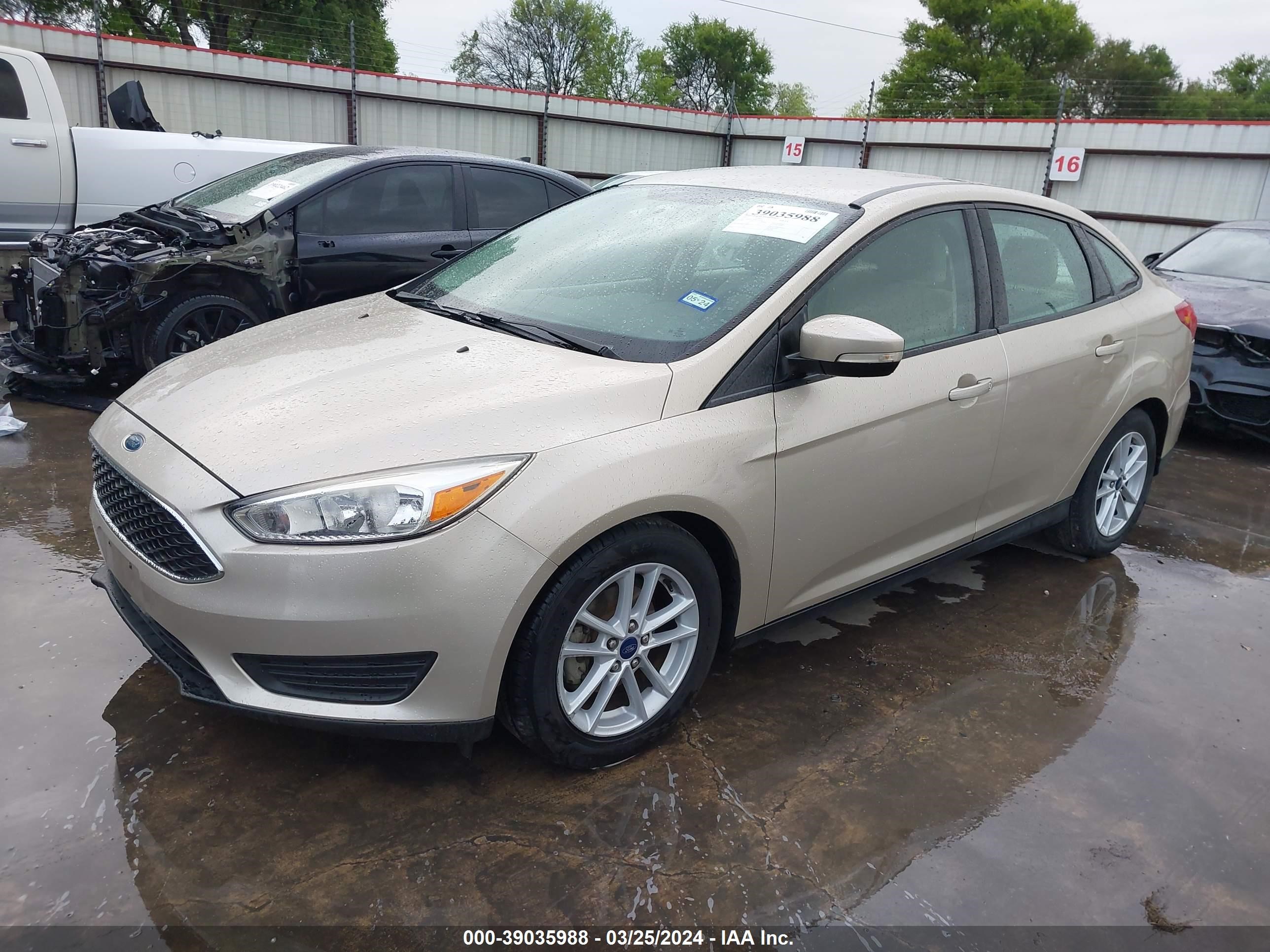 Photo 1 VIN: 1FADP3F29HL318769 - FORD FOCUS 