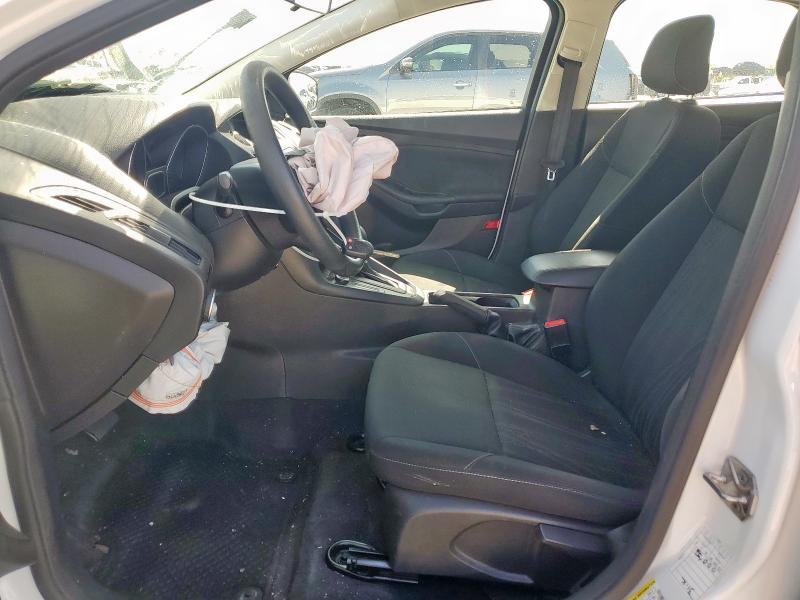Photo 6 VIN: 1FADP3F29JL225126 - FORD FOCUS SE 