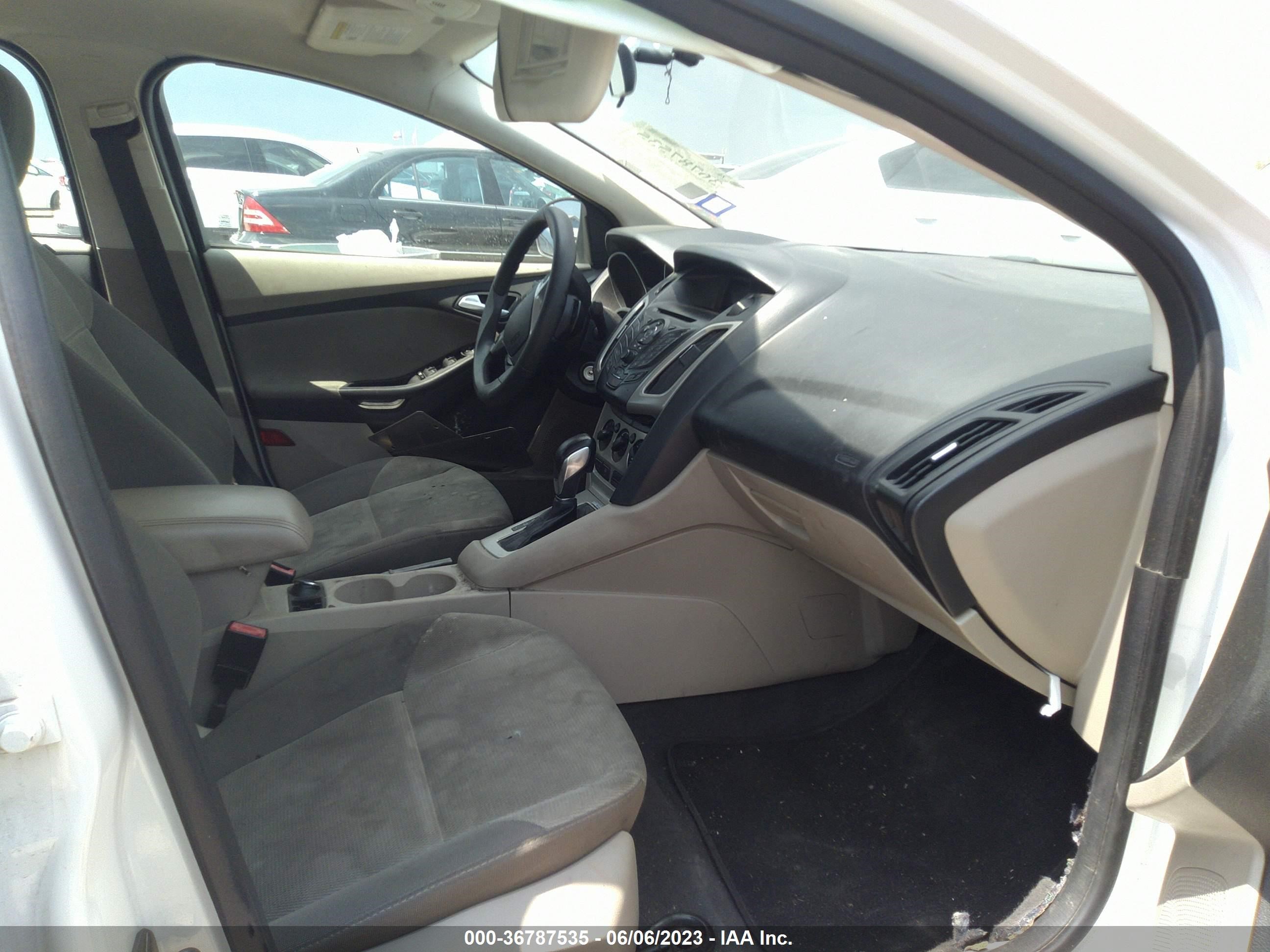 Photo 4 VIN: 1FADP3F2XDL138064 - FORD FOCUS 