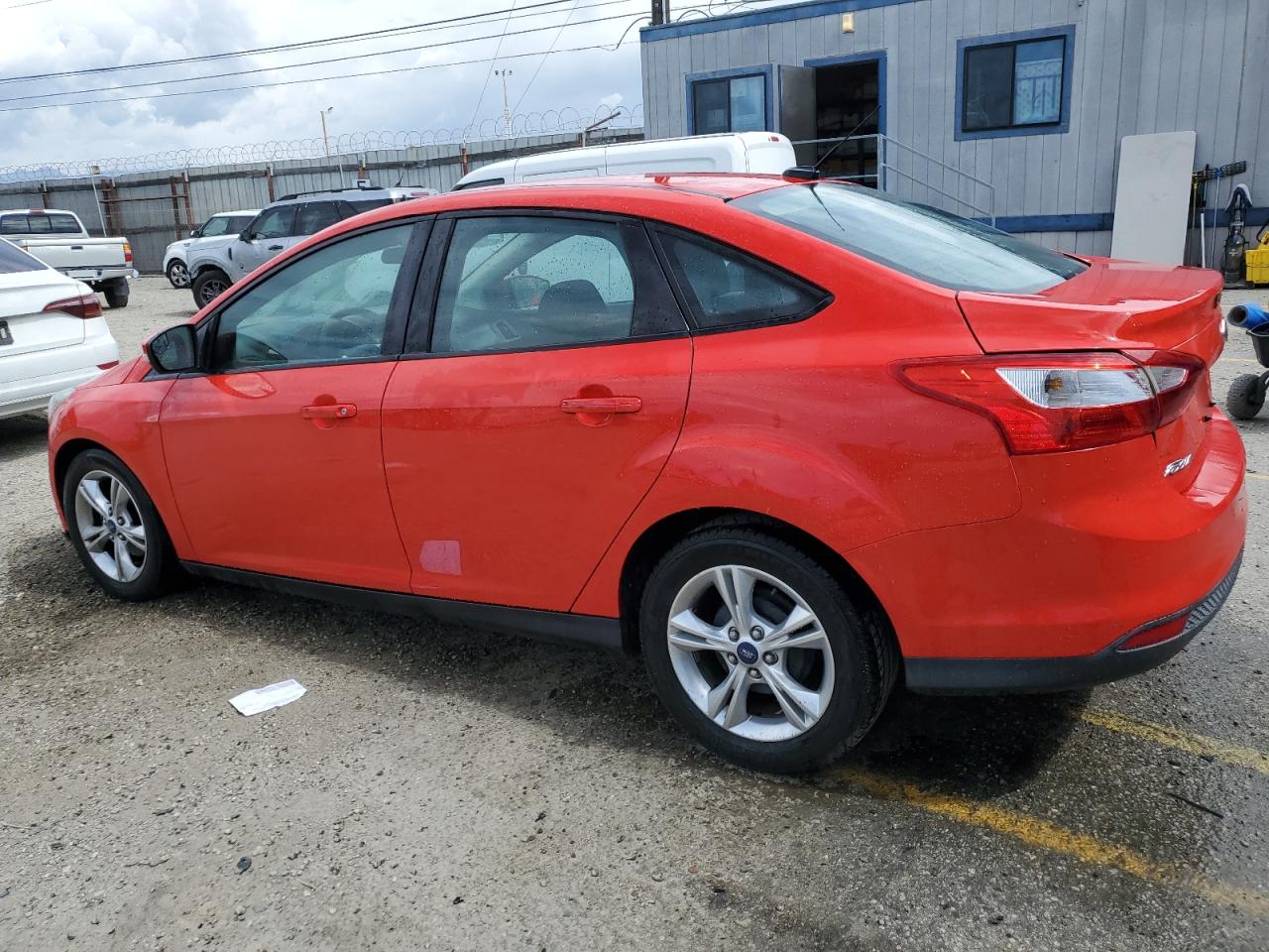 Photo 1 VIN: 1FADP3F2XDL171842 - FORD FOCUS 