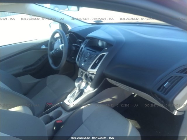 Photo 4 VIN: 1FADP3F2XEL135814 - FORD FOCUS 