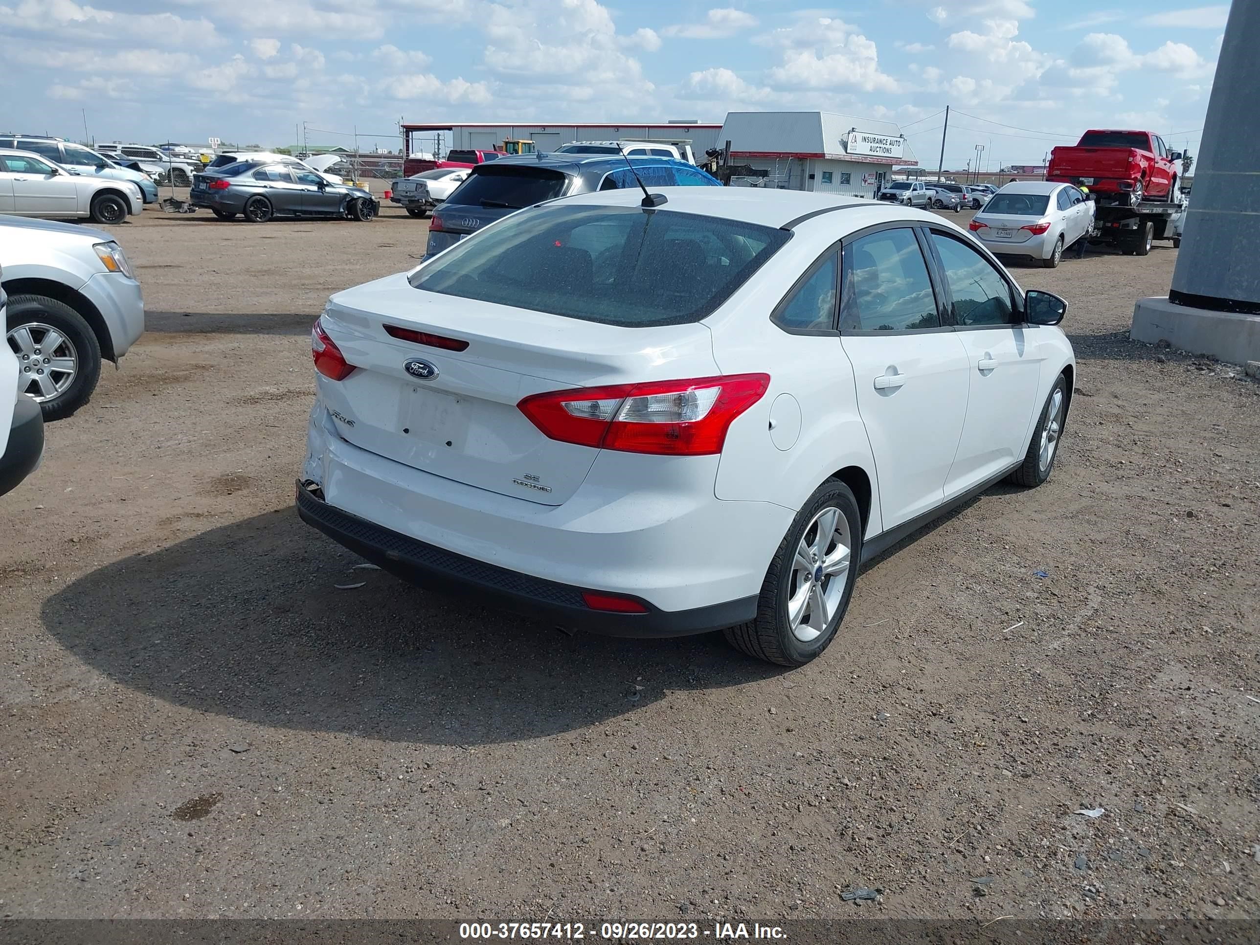 Photo 3 VIN: 1FADP3F2XEL245956 - FORD FOCUS 