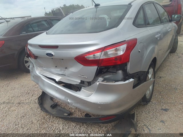 Photo 5 VIN: 1FADP3F2XEL252339 - FORD FOCUS 