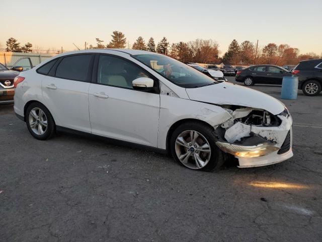 Photo 3 VIN: 1FADP3F2XEL386414 - FORD FOCUS SE 