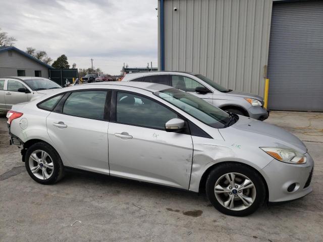 Photo 3 VIN: 1FADP3F2XEL396327 - FORD FOCUS SE 