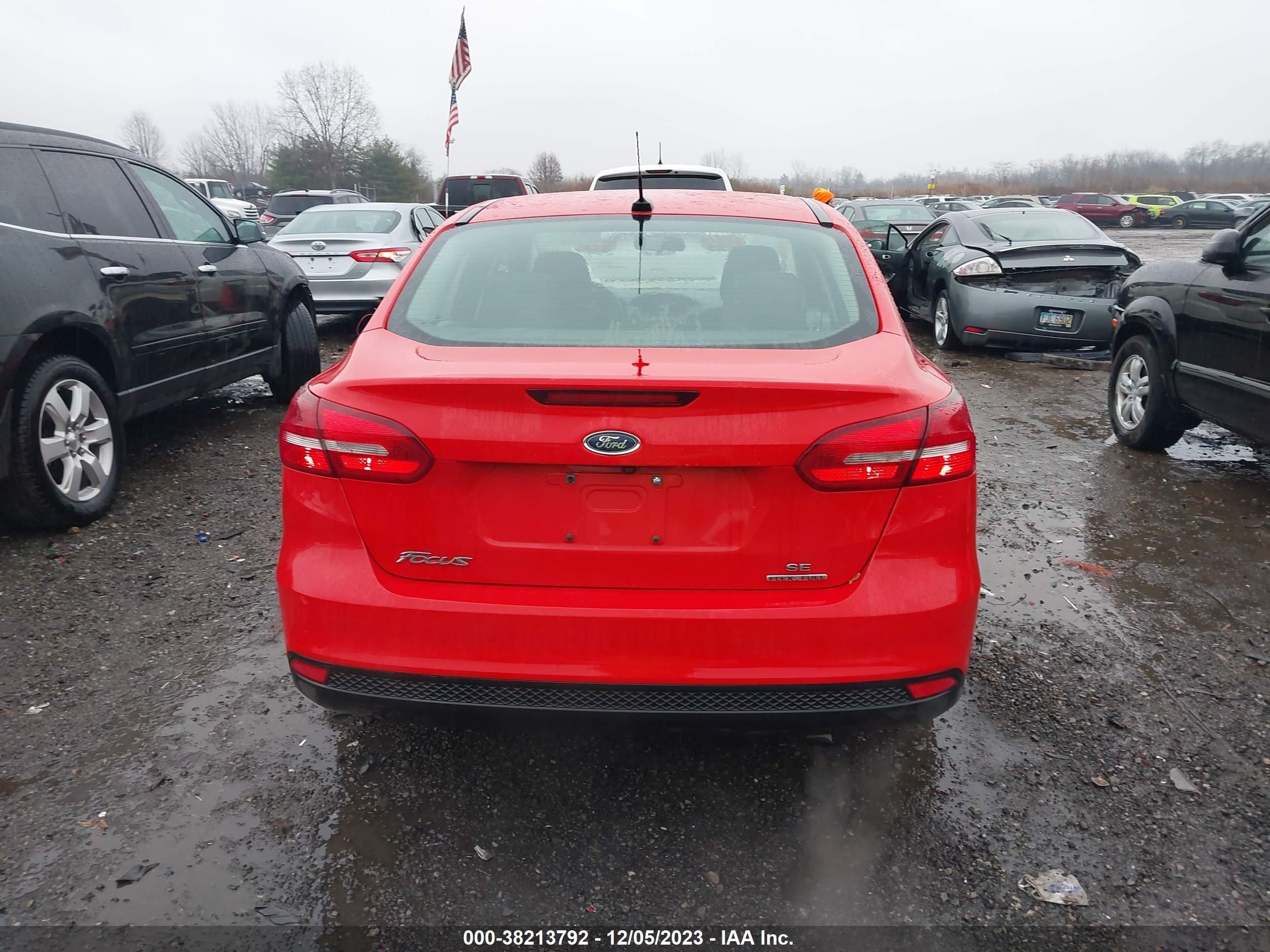 Photo 15 VIN: 1FADP3F2XFL382977 - FORD FOCUS 