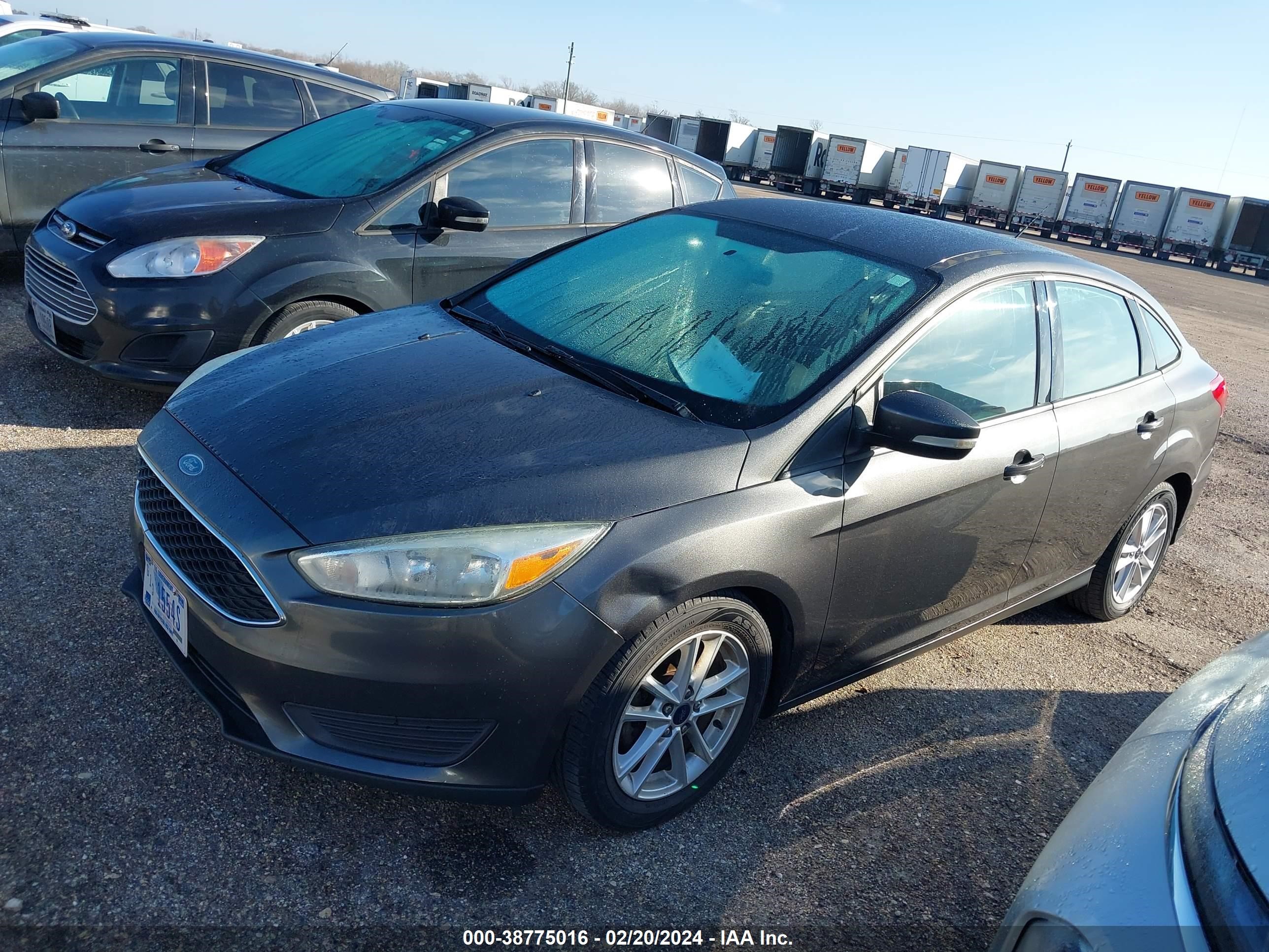 Photo 1 VIN: 1FADP3F2XGL321999 - FORD FOCUS 