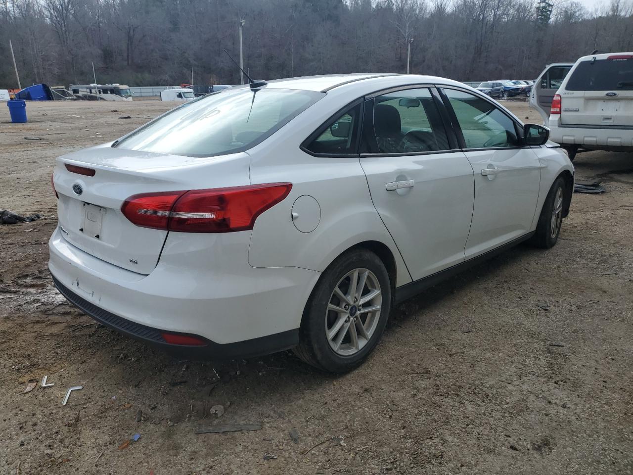 Photo 2 VIN: 1FADP3F2XHL215747 - FORD FOCUS 