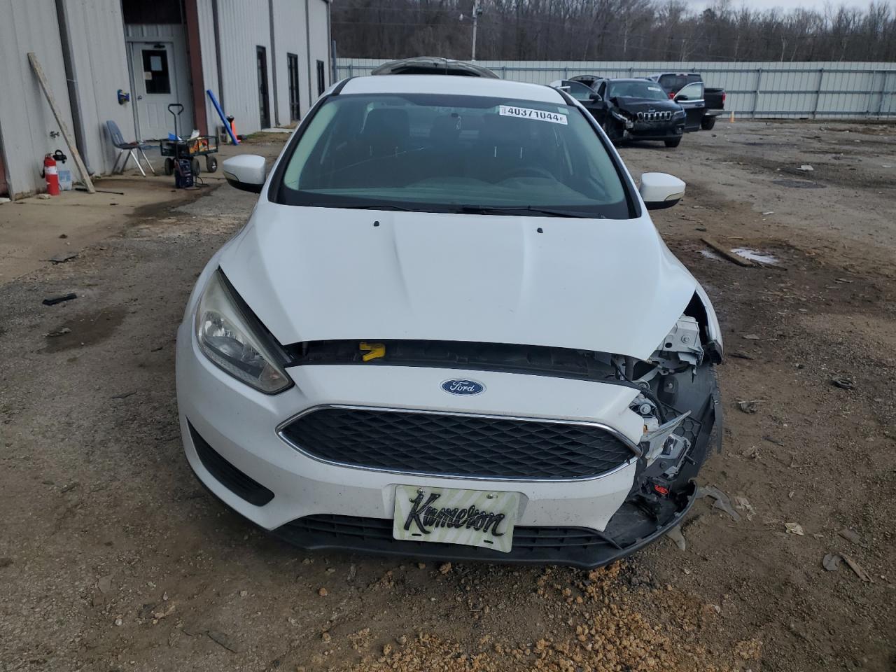 Photo 4 VIN: 1FADP3F2XHL215747 - FORD FOCUS 