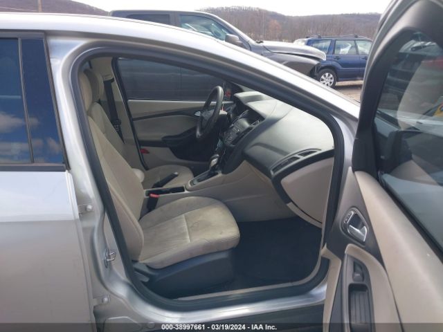 Photo 4 VIN: 1FADP3F2XJL231405 - FORD FOCUS 