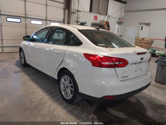 Photo 2 VIN: 1FADP3F2XJL231615 - FORD FOCUS 