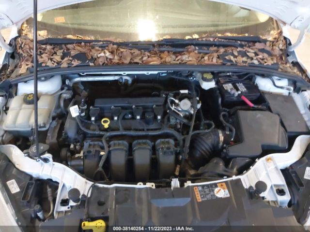 Photo 9 VIN: 1FADP3F2XJL231615 - FORD FOCUS 