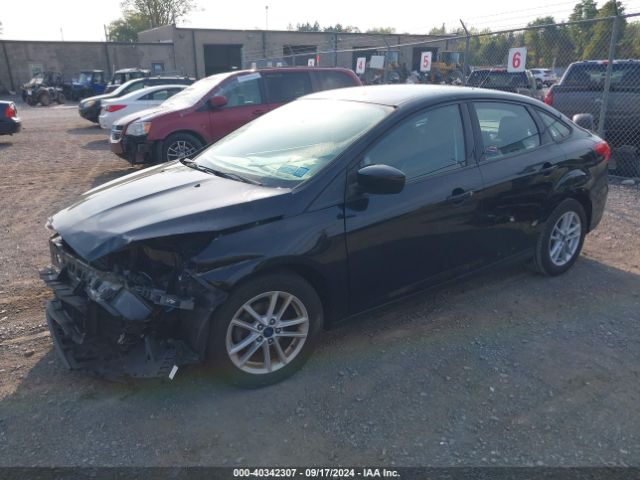 Photo 1 VIN: 1FADP3F2XJL237575 - FORD FOCUS 