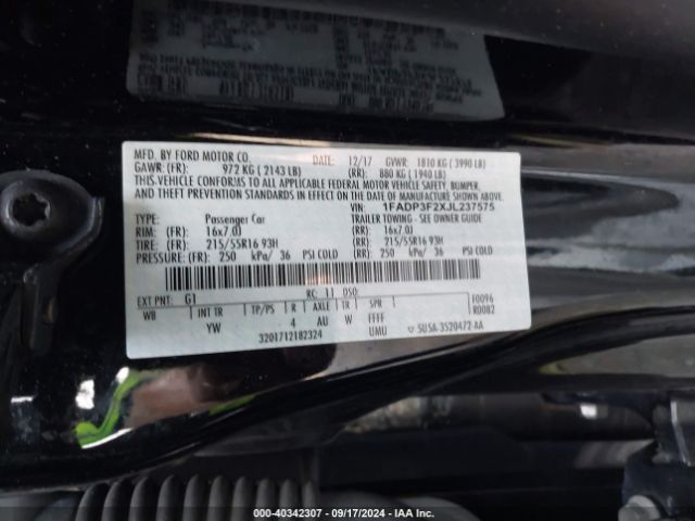 Photo 8 VIN: 1FADP3F2XJL237575 - FORD FOCUS 