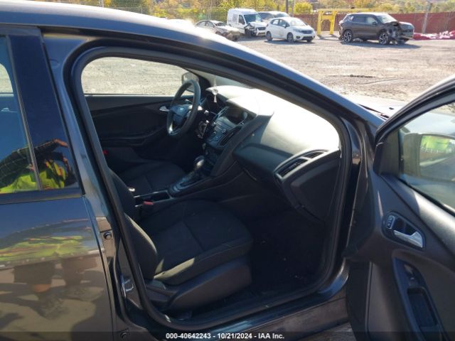 Photo 4 VIN: 1FADP3F2XJL279891 - FORD FOCUS 