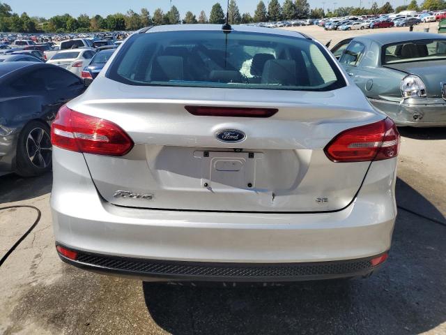 Photo 5 VIN: 1FADP3F2XJL312128 - FORD FOCUS SE 