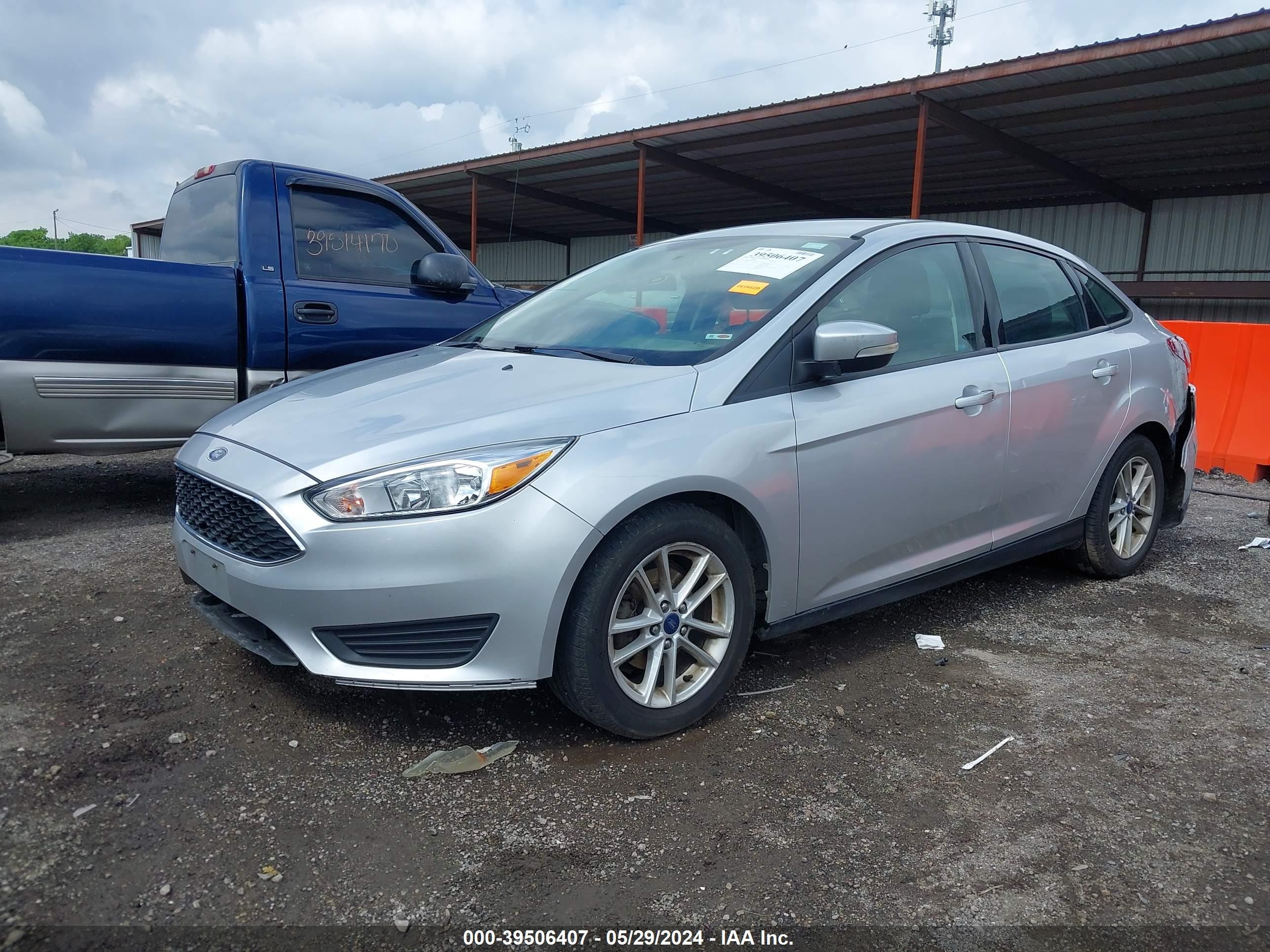 Photo 1 VIN: 1FADP3FE1HL266158 - FORD FOCUS 